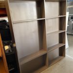 - Armário de madeira