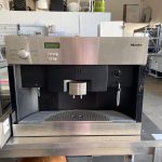 - Máquina de café