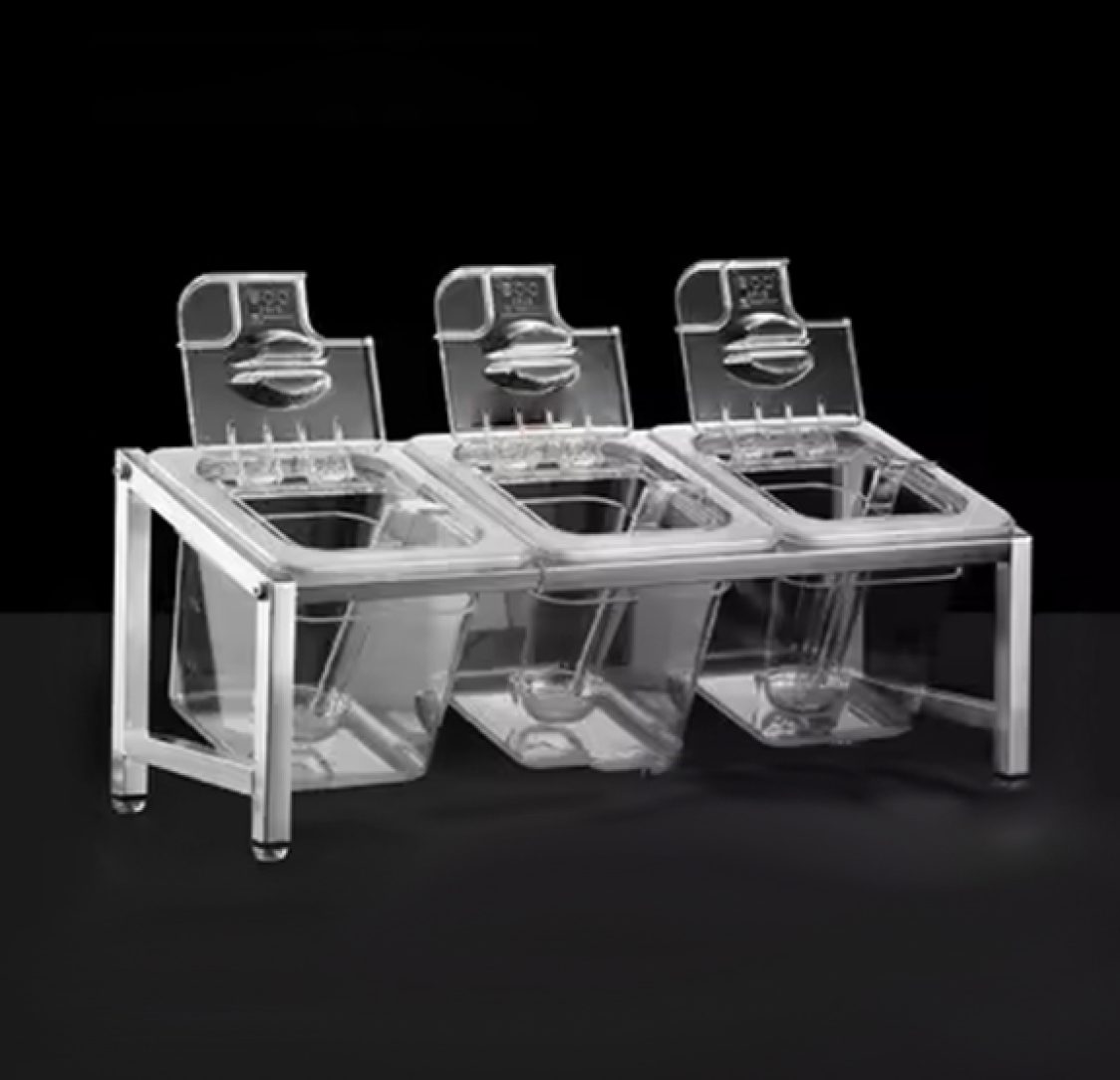 Estante inclinada para 3 recipientes plásticos transparentes 15cm altura com tampa e colheres