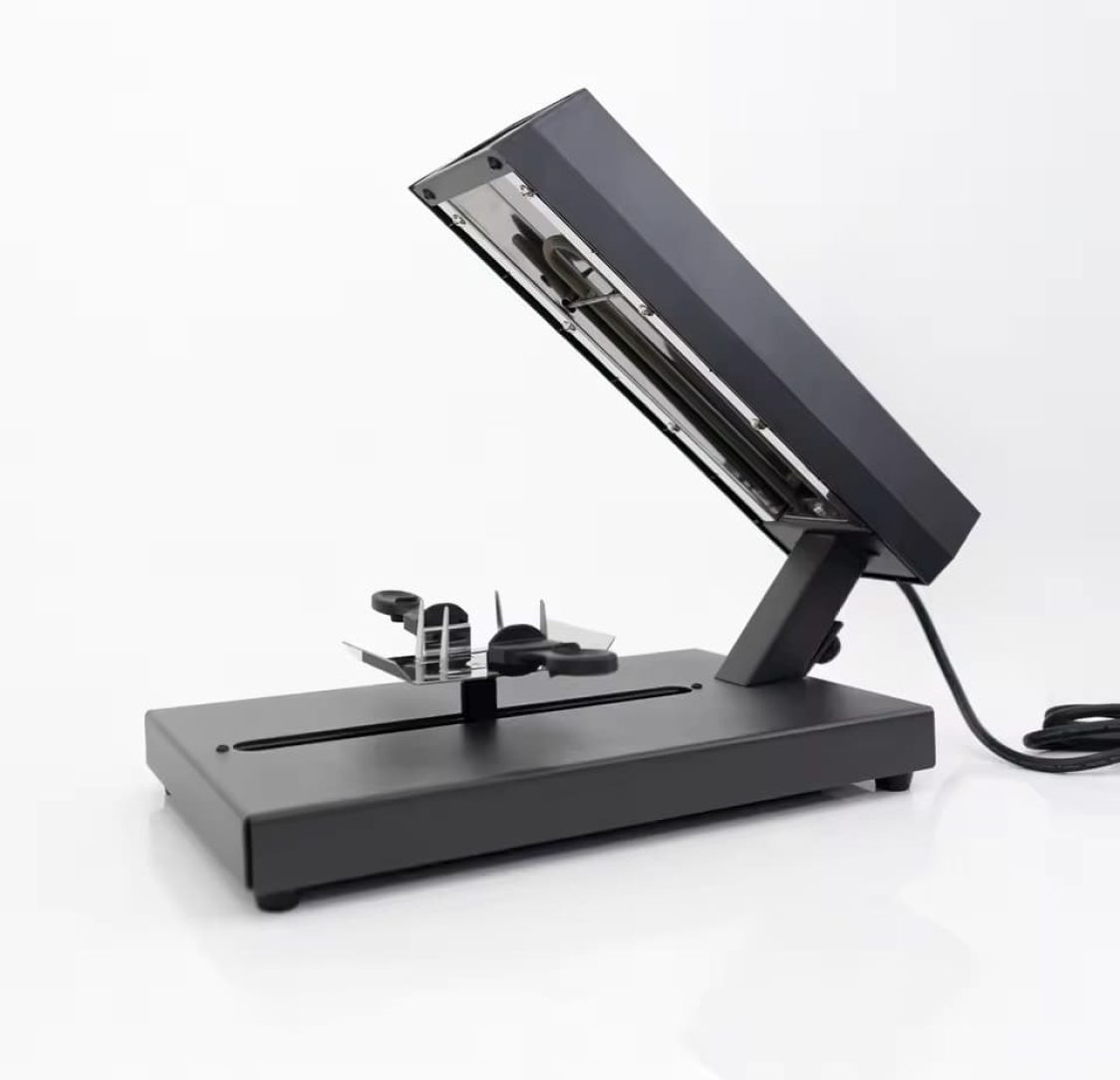 Raclette Elétrica Preta em Aço Inoxidável 400W